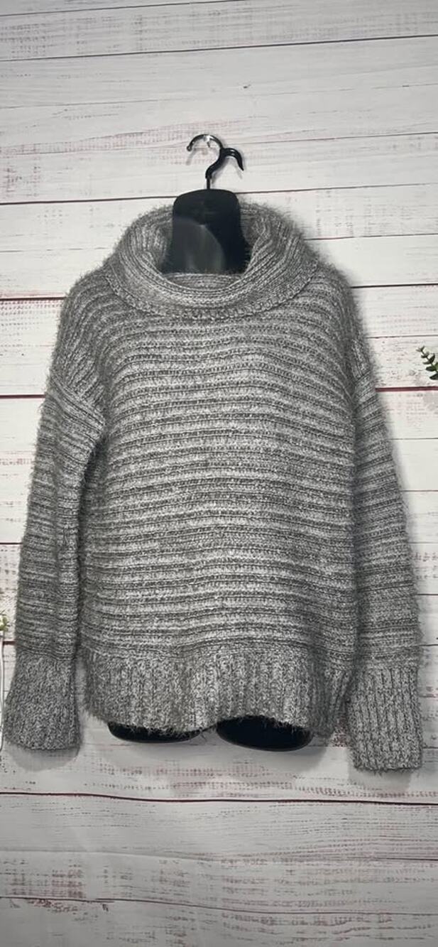 Olive & Oak Eyelash Knit Cowl Neck Sweater | Women’s Small